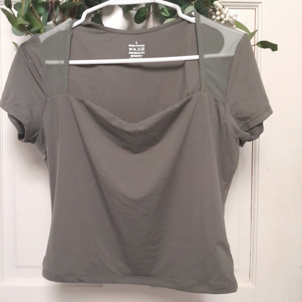 Half mesh sleeve square top